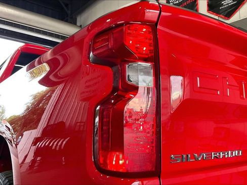 Used 2025 Chevrolet Silverado 1500 LT RWD image 17