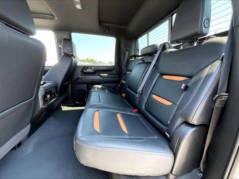 Used 2024 GMC Sierra 2500 AT4 w/ AT4 Premium Plus Package AWD/4WD image 15