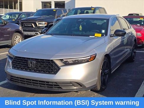 Used 2025 Honda Accord Sport image 9