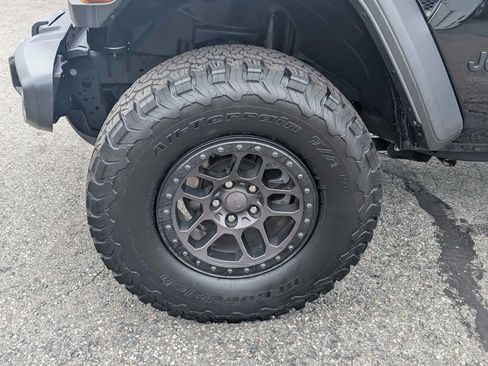 Used 2022 Jeep Wrangler Unlimited Sport w/ Xtreme Recon 35" Tire Package AWD/4WD image 9