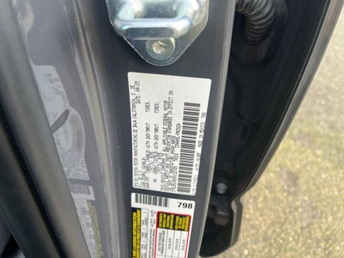 Used 2025 Toyota Tacoma TRD Off-Road image 29