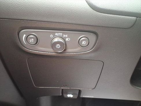 Used 2022 Buick Encore GX Preferred w/ Cold Weather Comfort Package AWD/4WD image 18