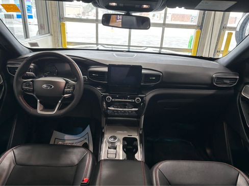 Used 2023 Ford Explorer ST-Line image 13