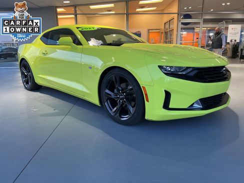 Used 2021 Chevrolet Camaro LT w/ RS Package image 7