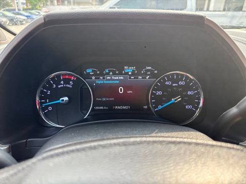 Used 2018 Ford F250 Lariat w/ Lariat Ultimate Package AWD/4WD image 27
