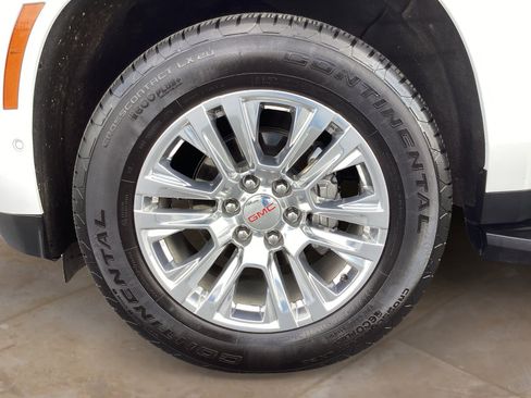 Used 2025 GMC Yukon Denali AWD/4WD image 32