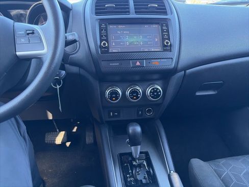 Used 2023 Mitsubishi Outlander Sport SE image 16