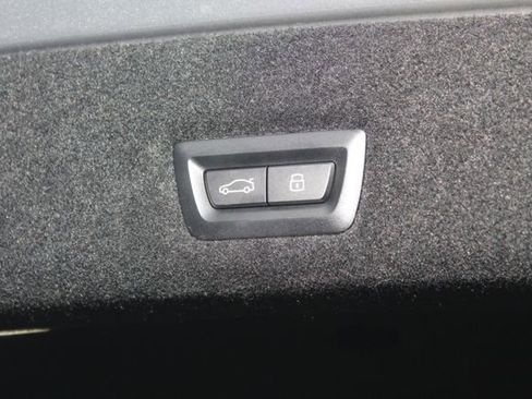 Used 2025 BMW i7 xDrive60 image 13