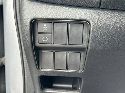 Used 2018 Honda CR-V LX image 17