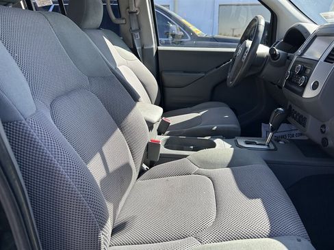 Used 2020 Nissan Frontier SV w/ Midnight Edition Floor Mats image 17