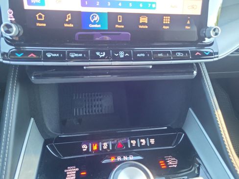 New 2026 Jeep Grand Wagoneer Limited AWD/4WD image 37