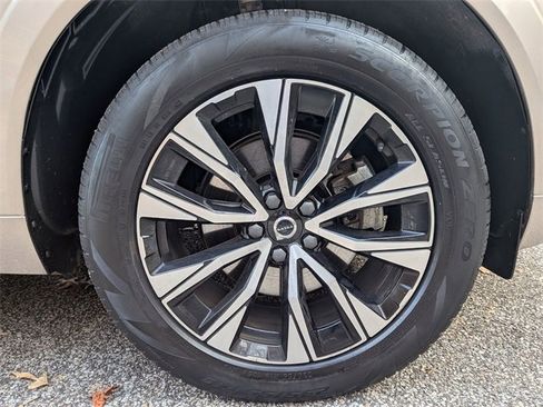 Certified 2023 Volvo XC60 B5 Core w/ Climate Package image 31