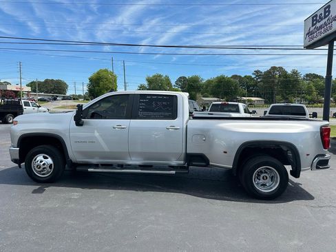 Used 2022 Chevrolet Silverado 3500 LT w/ Convenience Package AWD/4WD image 9