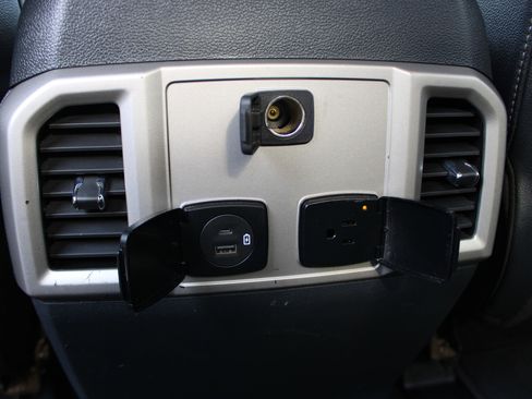 Used 2022 Ford F250 Lariat w/ Lariat Value Package image 17