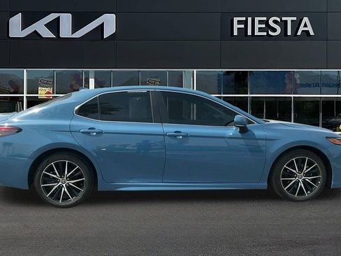 Used 2024 Toyota Camry SE w/ Convenience Package image 6