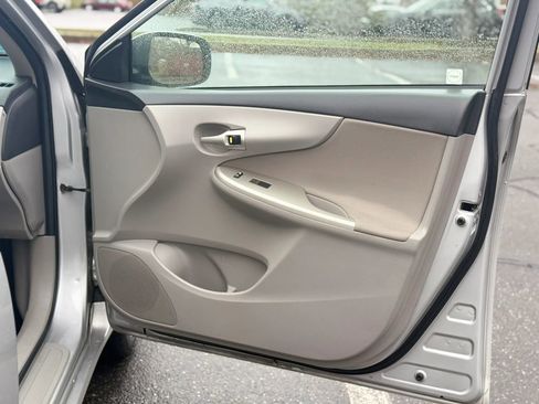 Used 2012 Toyota Corolla LE image 10