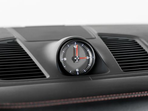 Used 2023 Porsche Cayenne Platinum Edition image 41