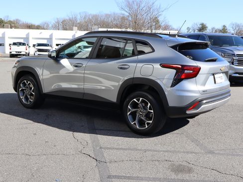 Certified 2024 Chevrolet Trax LT image 8