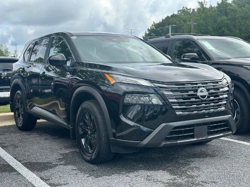 Certified 2026 Nissan Rogue SV AWD/4WD image 1
