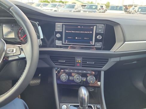 Used 2019 Volkswagen Jetta R-Line FWD image 17