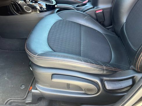Used 2018 Kia Soul ! FWD image 27