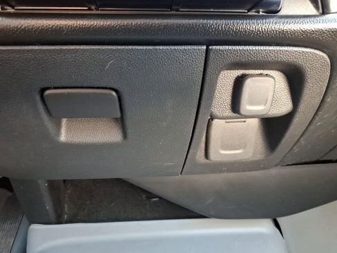 Used 2018 Chevrolet Silverado 1500 LT w/ All Star Edition image 24