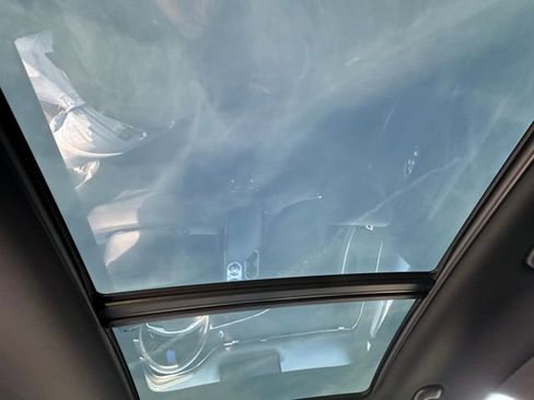 Used 2023 Genesis GV70 2.5T w/ Sport Prestige Package image 17