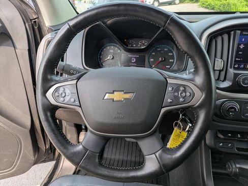 Used 2020 Chevrolet Colorado Z71 w/ Z71 Midnight Edition AWD/4WD image 9
