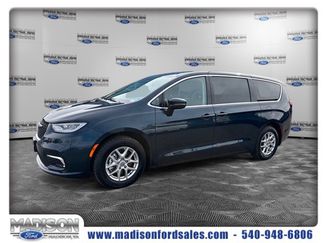 Used 2023 Chrysler Pacifica Touring-L video 1