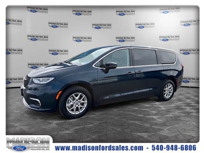 Used 2023 Chrysler Pacifica Touring-L