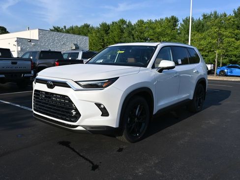 New 2026 Toyota Grand Highlander AWD image 2