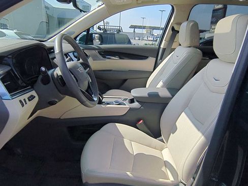 Used 2025 Cadillac XT6 Premium Luxury w/ Technology Package image 23