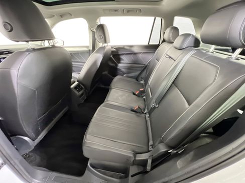 Used 2022 Volkswagen Tiguan SE image 24