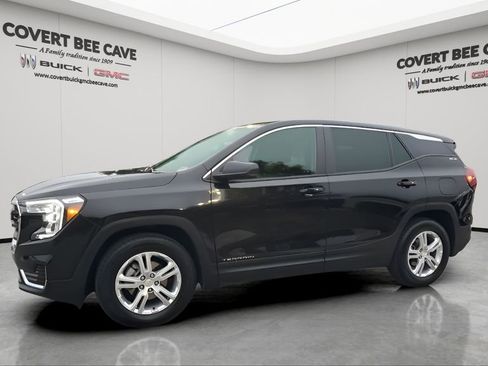 Used 2024 GMC Terrain SLE image 4