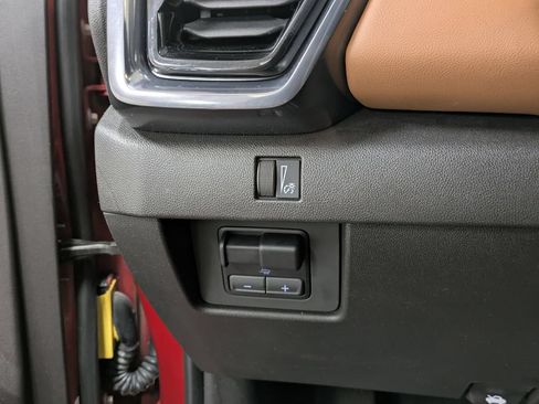 Used 2024 GMC Canyon AT4 w/ AT4 Premium Package AWD/4WD image 21
