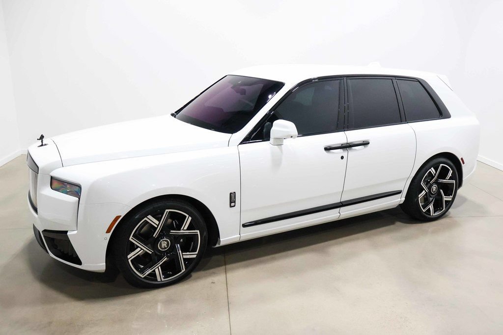 Used 2025 Rolls-Royce Cullinan Black Badge AWD/4WD image 14