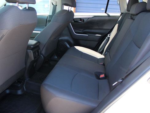 Used 2023 Toyota RAV4 LE AWD/4WD image 37