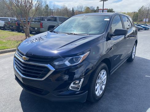 Used 2020 Chevrolet Equinox LS image 1