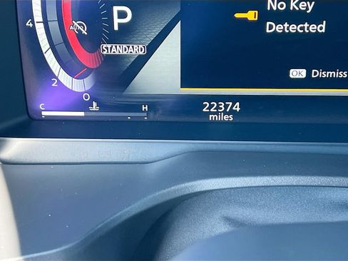 Used 2025 Nissan Rogue Platinum FWD image 12