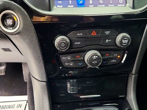 Used 2019 Chrysler 300 S RWD image 17