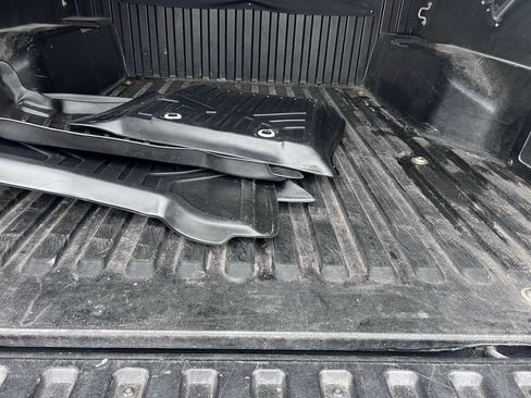 Used 2015 Toyota Tacoma Base image 10