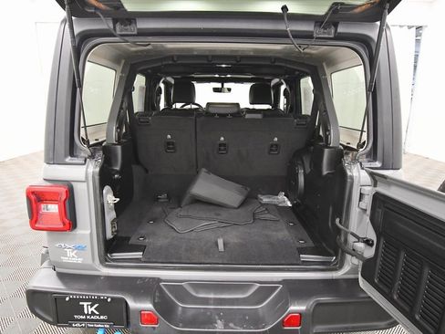 Used 2023 Jeep Wrangler Unlimited Sahara image 7