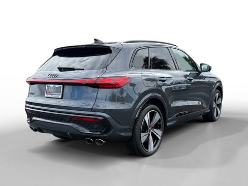 Used 2025 Audi SQ5 Prestige AWD/4WD image 5