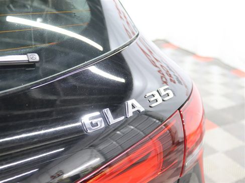 Used 2021 Mercedes-Benz GLA 35 AMG 4MATIC image 8