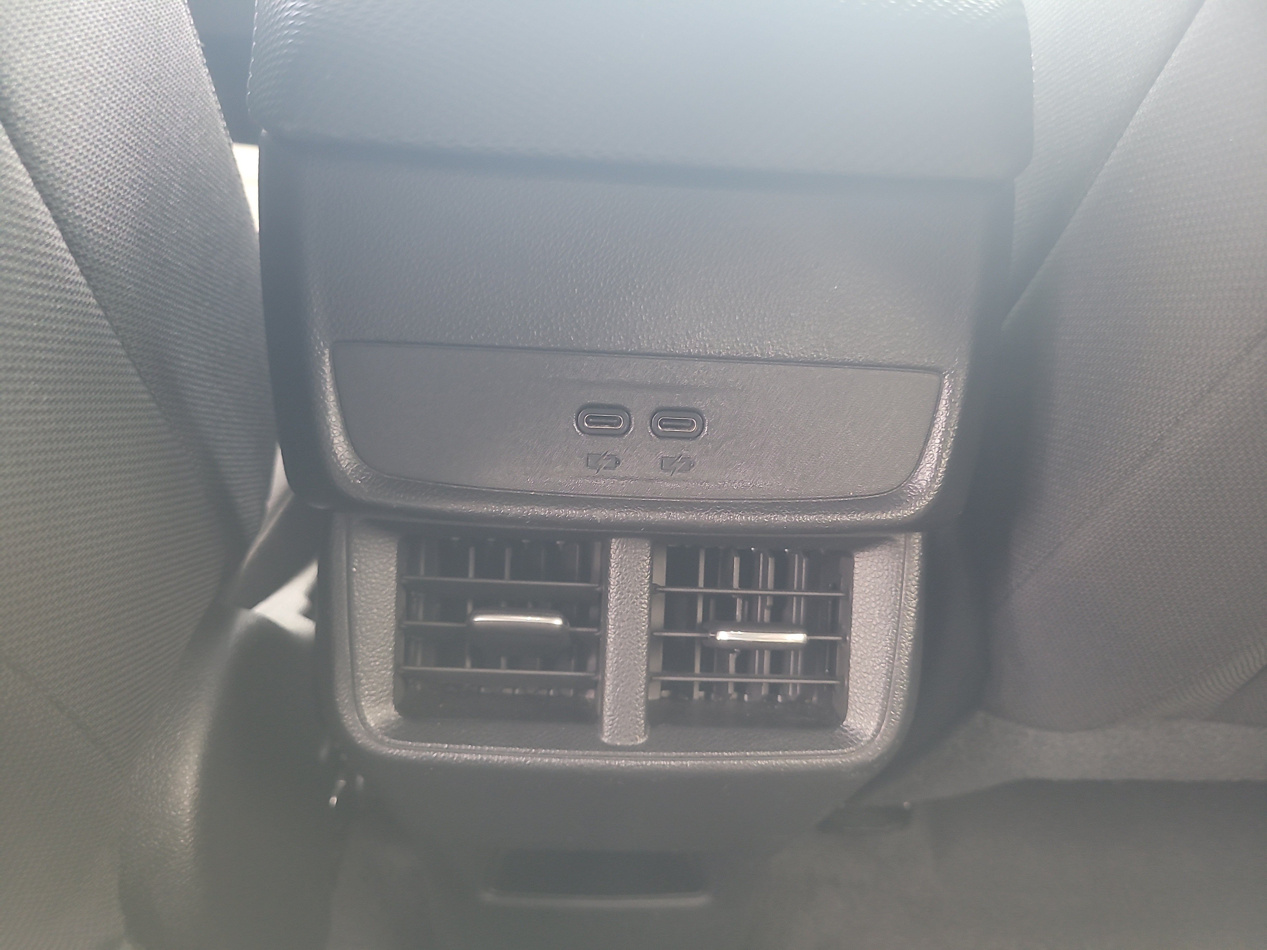 Used 2025 Chevrolet Equinox LT w/ Safety and Technology Package FWD image 17