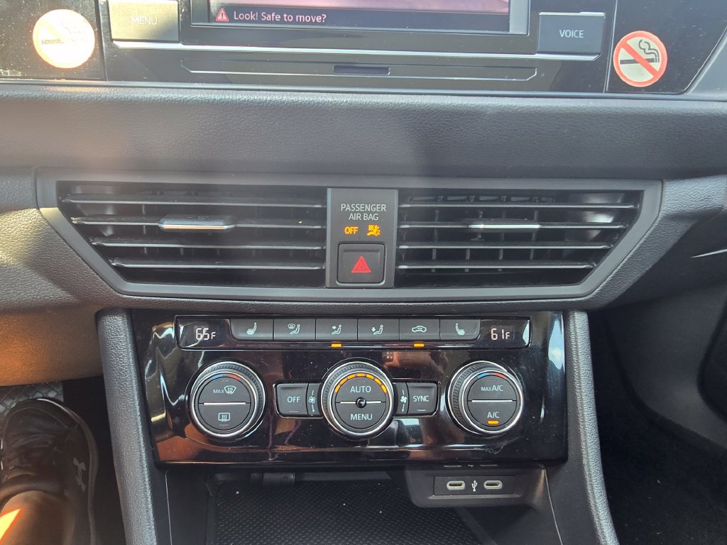 Used 2024 Volkswagen Jetta SE FWD image 31