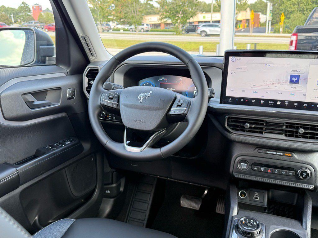 Used 2025 Ford Bronco Sport Outer Banks AWD/4WD image 11