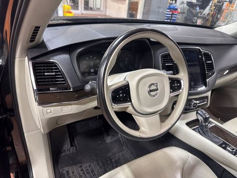 Used 2018 Volvo XC90 T6 Momentum w/ Convenience Package image 13