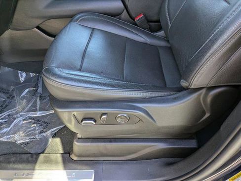 Used 2021 GMC Yukon XL Denali w/ Denali Ultimate Package image 12