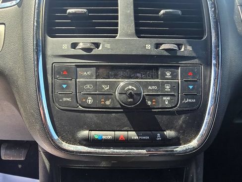 Used 2017 Dodge Grand Caravan GT FWD image 21